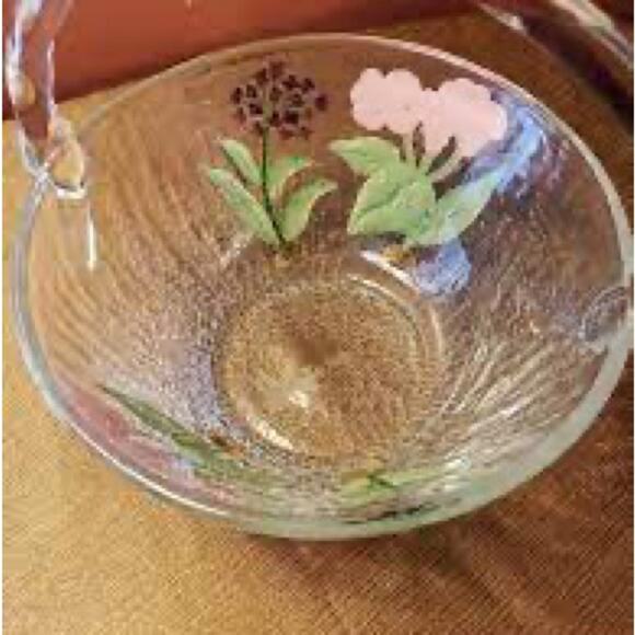 Fifth Avenue Crystal Basket With Handle in Excellent Preowned Condition! - Picture 3 of 5